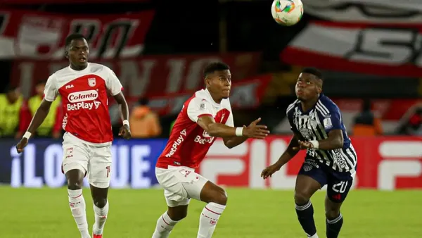 Independiente Santa Fe y Junior de Barranquilla jugando en El Campín por la Liga BetPlay Dimayor - Colprensa