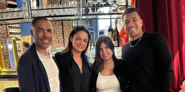 Iván Ramiro Córdoba tiene un negocio en Italia donde la bandera de Colombia brilla por todo lo alto.