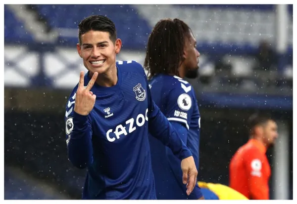 James Rodríguez no es querido por todos su compañeros en el Everton pero el 19 se defiende en la cancha
