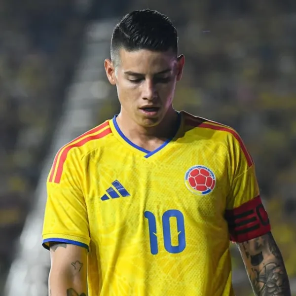 James Rodríguez jugando con la Selección Colombia - Instagram @jamesrodriguez10