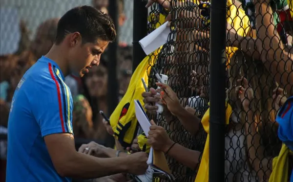 James Rodríguez en las últimas horas no deja de ser tendencia y tema conversación, ya sea por su eventual salida del Everton o por su tan ansiado regreso a la Selección Colombia. Un grupo de hinchas están recogiendo firmas para que James regrese a jugar con Colombia. La iniciativa ya tiene más de 4.700 firmas y Reinaldo Rueda tendría una postura frente a esa solicitud.