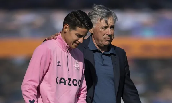 James Rodríguez sufrió una molestia muscular en el partido ante Manchester United.