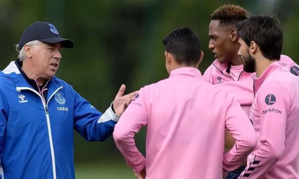 James Rodríguez y Yerry Mina son compañeros inseparables en el Everton y mira lo que hacen luego de cada entrenamiento y secundado por Ancelotti