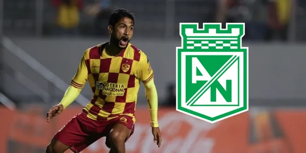 Jeison Medina celebrando un gol con Aucas