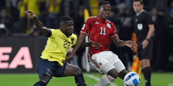 Jhon Arias demostró su frustración al termino del partido contra la Selección de Ecuador.