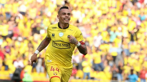 Jonatan Álvez llegó a reforzar a Atlético Nacional y esta fue la reacción de Guimaraes