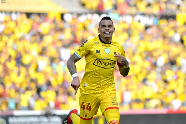 Jonatan Álvez se presentó en redes como nuevo delantero de Nacional y este será su salario.