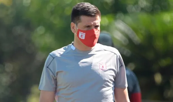 Juan Cruz Real empieza a perder la paciencia con uno de los jugadores, que por más oportunidades que da no las aprovecha