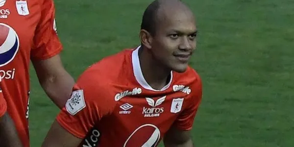 Juan David Pérez no ha resultado ser el delantero que se esperaba en el América de Cali pese al esfuerzo que hicieron por traerlo y ahora tiene las puertas abiertas para dejar el club