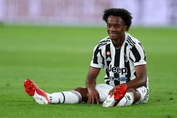 Juan Guillermo Cuadrado al parecer ya tiene la puerta de salida abierta por las declaraciones que dio su entrenador en las últimas horas.