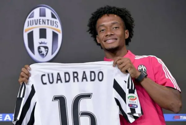 Juan Guillermo Cuadrado según el medio La Gazzetta Dello Sport, llegó a un acuerdo con la Juventus y extenderá su contrato hasta junio de 2024. La cifra acordada sería un salario anual de $11 millones de euros. Cuadrado reveló hace poco que una vez termine su ciclo en la Juventus desea irse a un equipo en Colombia para terminar su carrera.