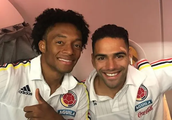 Juan Guillermo Cuadrado está de vacaciones en Colombia y tuvo un emotivo gesto con un club de su país.