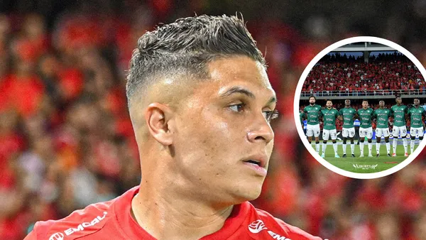 Juanfer Quintero, en el camerino del América de Cali, durante la arenga que desató la polémica sobre los salarios en el Deportivo Cali. Foto