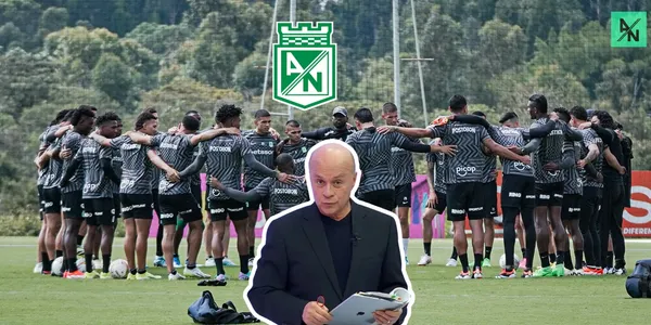 Jugadores de Atlético Nacional en un entrenamiento y el periodista Carlos Antonio Vélez