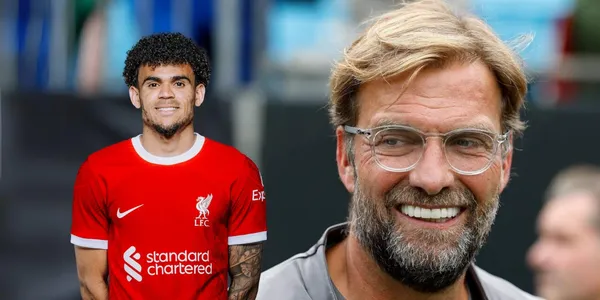 Jürgen Klopp entrenador del Liverpool sonriendo. Foto de Klopp tomada de AS y Díaz de Liverpool FC.