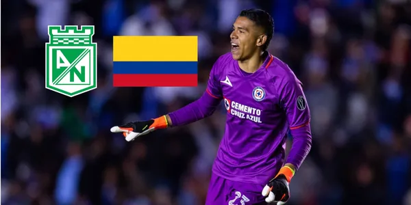 Kevin Mier jugando con el Cruz Azul de México