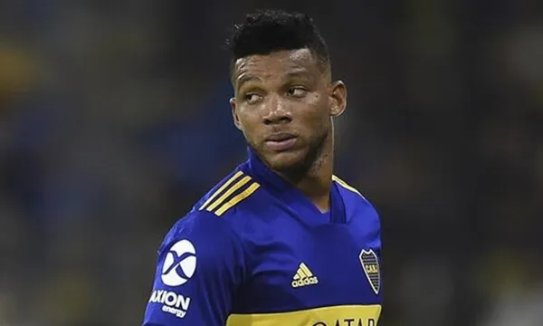 La prensa no perdona al colombiano por la reacción violenta con su compañero en Boca Juniors.