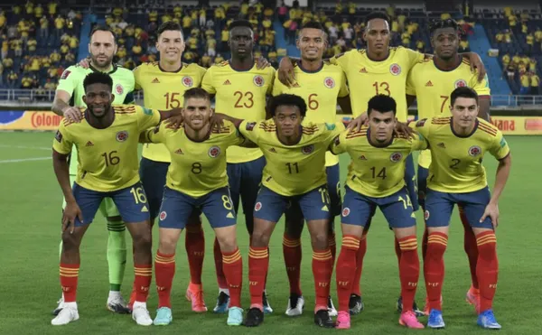 La Selección Colombia enfrentará la semana próxima una serie de tres partidos seguidos contra Bolivia, Paraguay y Chile, esto a propósito de las Eliminatorias Sudamericanas rumbo a Qatar 2022. Hay 7 bajas confirmadas si no se soluciona el tema de sus permisos con los clubes en Europa: David Ospina, Juan Guillermo Cuadrado, Luis Muriel, Yerry Mina, Dávinson Sánchez, Luis Díaz y Mateus Uribe. Reinaldo Rueda tendrá que improvisar y usar variantes tácticas para cubrir esas ausencias tan complejas.