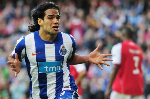 La UEFA recordó cuando Radamel Falcao en el FC Porto marcó un hat trick en medio de una tormenta de nieve y con solo ver el vídeo queda demostrado que “El Tigre” nunca le ha tenido miedo a nada.