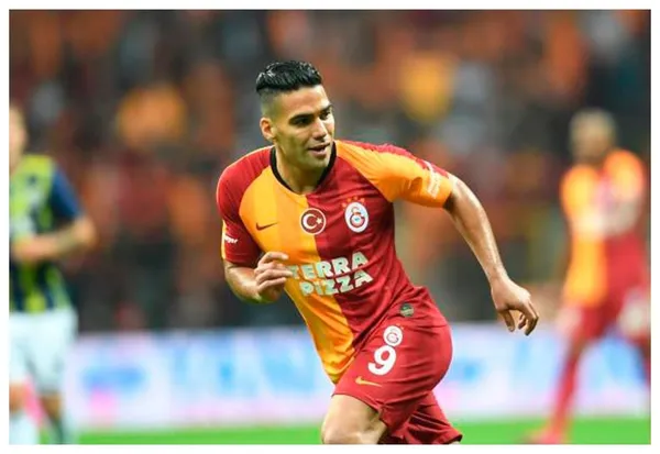 Le dieron una noticias a Galatasaray que hizo arrepentirse de pedir la salida de Radamel Falcao, ahora quieren que se quede en Turquía