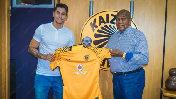 Leonardo Castro es un jugador que inició su carrera profesional en Millonarios, luego se fue a tierras extranjeras y hoy es un referente del Kaizer Chiefs de Sudáfrica con varias participaciones en el mundial de clubes.