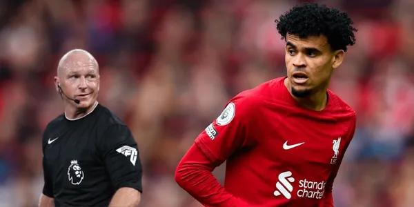 Los aficionados del Liverpool mostraron su molestia con el gol anulado a Luis Díaz.