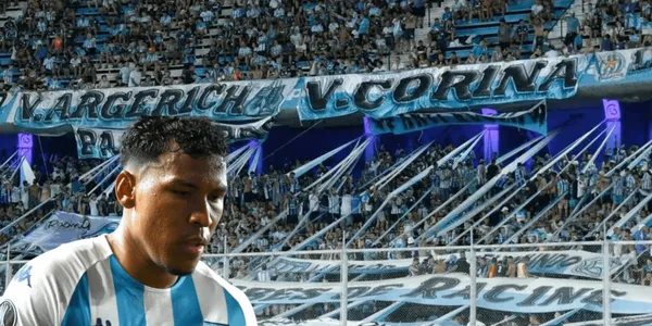 Los aficionados de Racing se mostraron muy molestos ante la suplencia del delantero colombiano Roger Martínez.