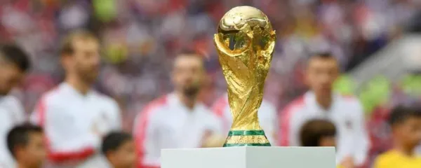 Los británicos afirman que prefieren organizar la Eurocopa de 2028, ya que requiere un despliegue similar y dejaría ganancias más rápido.