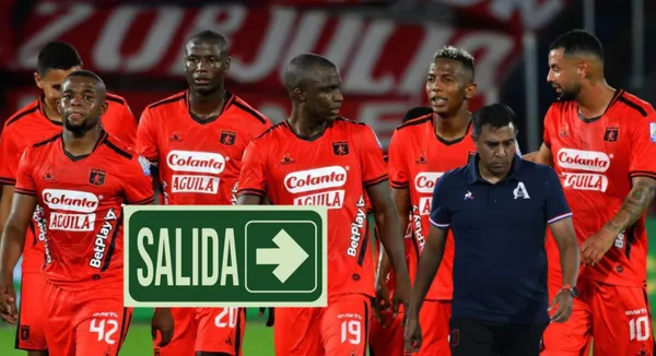 Los jugadores de América de Cali, al lado César Farías. FOTO: El País