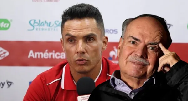 Lucas González, al lado Iván Mejía.