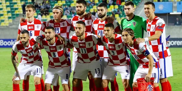 Luego de conseguir un subcampeonato mundial y llegar a las semifinal de Catar 2022, el futbolista daría un paso al costado en su carrera deportiva.