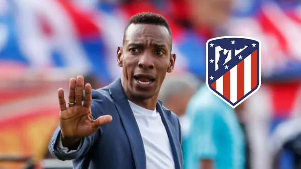 Luis Amaranto Perea dirigiendo en los banquillos técnicos. FOTO: El Colombiano