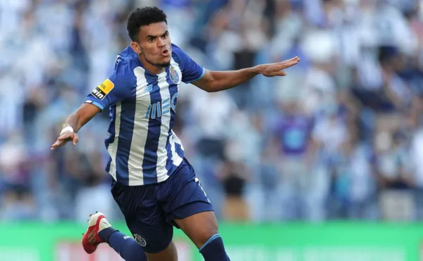 Luis Díaz de acuerdo a la estimación de la prensa en Portugal será el futbolista colombiano más caro de la historia y su precio de venta va a superar incluso el récord de James Rodríguez cuando firmó con el Real Madrid en el año 2014, en ese momento el contrato de James con el equipo español fue de $75 millones de euros. Díaz y Rodríguez tienen un factor en común que ya es una especie de amuleto para los futbolistas colombianos.