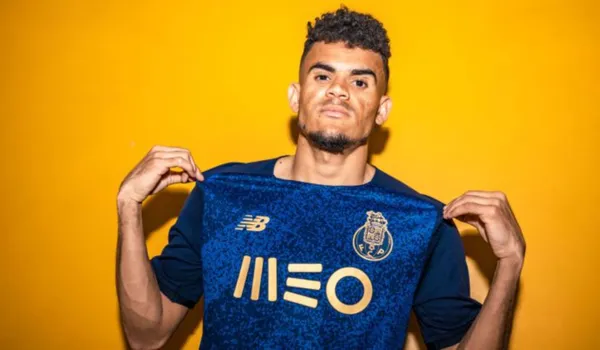 Luis Díaz continúa en gran nivel y pese a que no anotó, le dio una asistencia de mucha calidad a su compañero Fabio Vieira para ganarle en un amistoso al Lyon. A Díaz ahora lo pretenden desde el Tottenham de Inglaterra y solo hay una limitante para lograr el pase del colombiano a la Premier League.