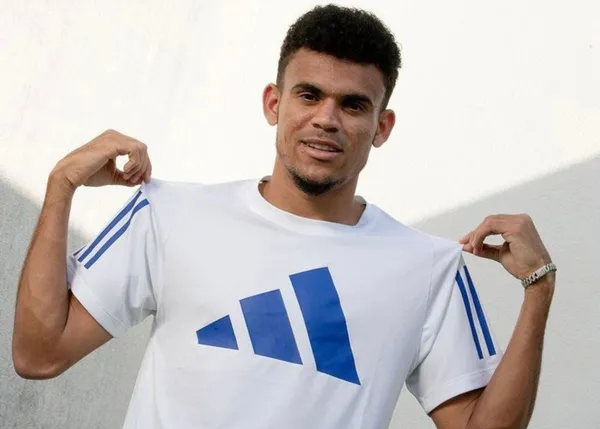 Luis Díaz es imagen de Adidas, tienen contrato vigente; pero el colombiano podría ser seducido por Nike a corto plazo y Adidas le ofrecerá otros beneficios para que no se vaya.