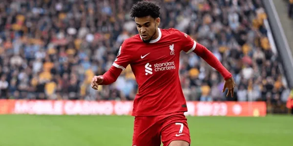 Luis Díaz jugó 45 minutos contra el Wolverhampton, tiempo que fue suficiente para ser llenado de elogios por sus hinchas.