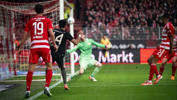 Luis Díaz marcándole al Unión Berlín - X @FCBayern