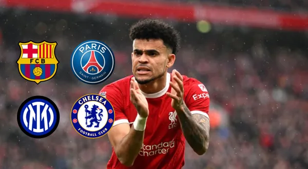 Luis Díaz posando con la camiseta del Liverpool. FOTO: El País