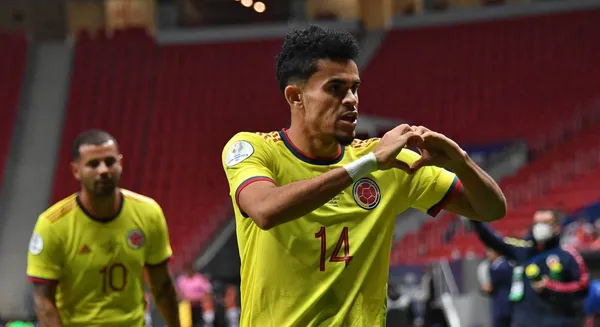 Luis Díaz termina de sellar un gran 2021 siendo elegido para estar dentro del 11 de mejores jugadores de la Conmebol.