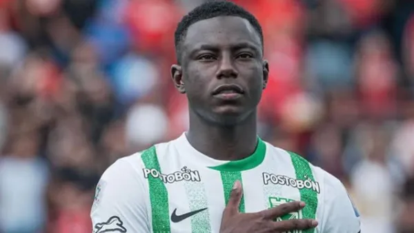 Marino Hinestroza - Instagram @maarii_angulo