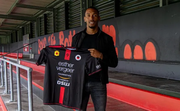 Michael Chacón acaba de firmar su pase para irse al fútbol europeo con el equipo Excelsior Rotterdam, en la Segunda División de Países Bajos. Chacón venía de jugar con el Atlético Nacional. Michael es muy recordado por una polémica que se presentó a comienzos de este año 2021, el hecho fue que al parecer se quedó dormido antes de un juego y por eso no se presentó en el cuadro “Verdolaga”; esto le trajo un grave problema luego.