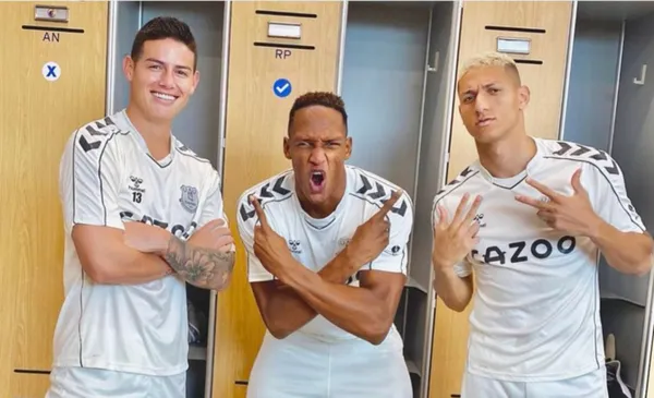 Mina hace pocos días había informado a través de las redes sociales que estaba contento porque James se quedaba en el Everton, pero se sorprendió al enterarse que su compañero se fue a Qatar.