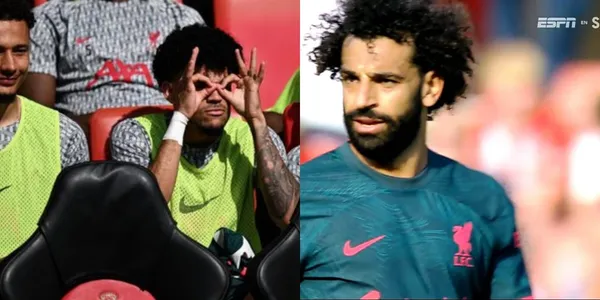 Mohamed Salah sigue siendo egoísta para pasar el balón en Liverpool y Luis Díaz por todos los medios le manda señales al egipcio para que abra los ojos.