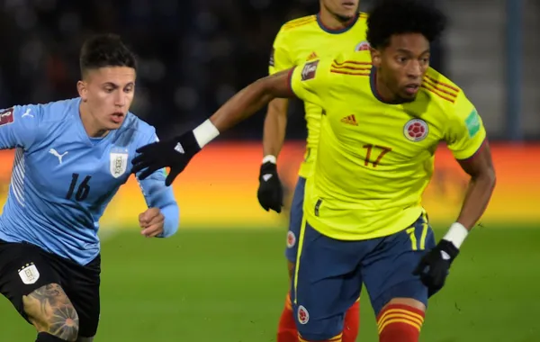 Mojica contra Uruguay demostró que está para grandes cosas y fue de los pocos que dio la talla en ese partido.