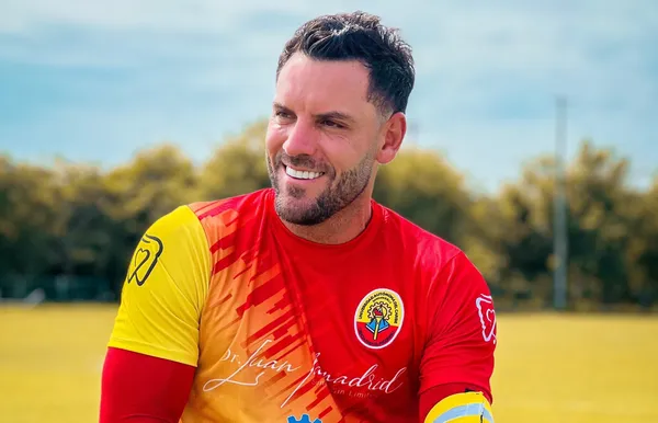 Nadie esperaba el reto asumido por el ídolo de los junioristas.