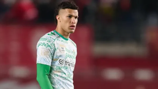 Nelson Deossa fue desconvocado por el Real Betis para el partido ante Villarreal - Instagram @nelsondeossasuarez06