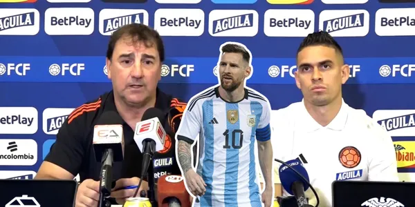 Néstor Lorenzo hablando en una rueda de prensa