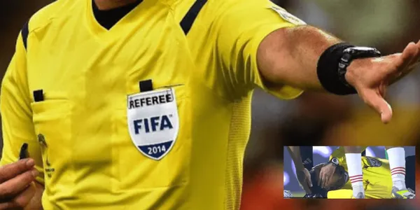 Nuevamente, un árbitro termina afectado por la violencia en los estadios en Colombia.