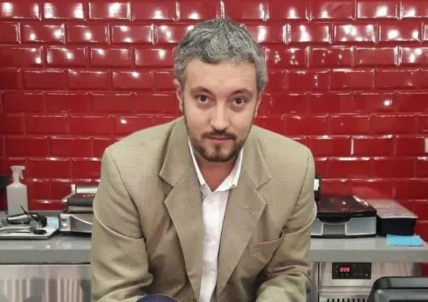 Pablo Carrozza es un periodista argentino que tildan de racista contra los futbolistas colombianos e hizo fuertes comentarios contra Edwin Cardona y Sebastián Villa en Boca Juniors.