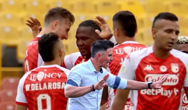 Pablo Peirano deberá hacer un semestre perfecto en Santa Fe. Otro DT argentino podría dirigir al ‘Cardenal’